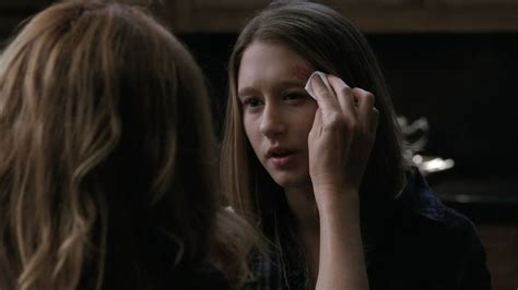 American Horror Story 1x01 .